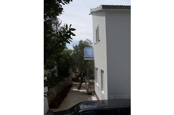 Privatan smeštaj Podgora 10